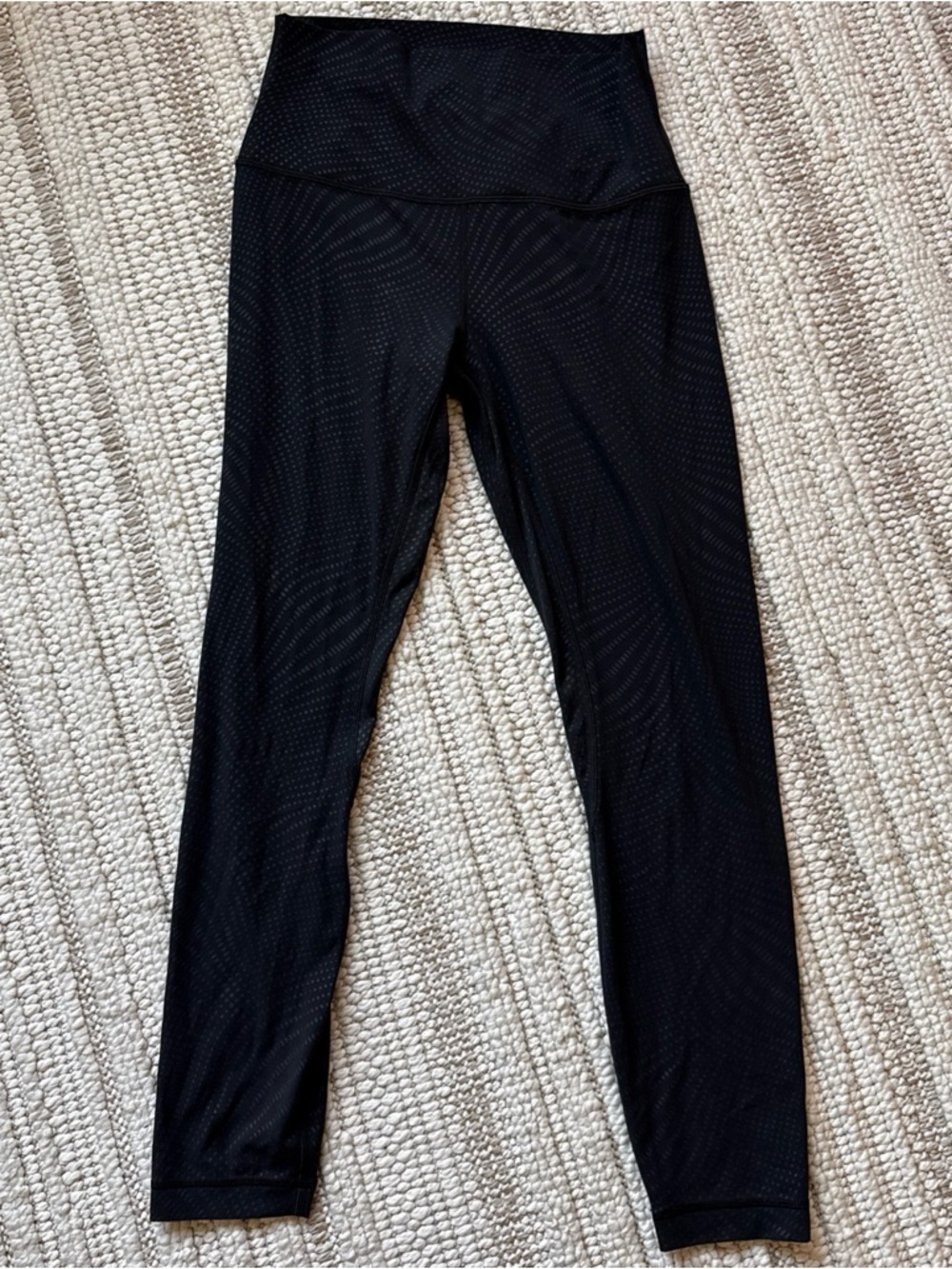Lululemon Align HR pant Black leggings sz 6 Black With Grey Dot Pattern